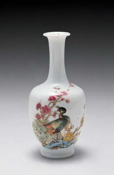 民国（1911-1949） 粉彩花卉瓶